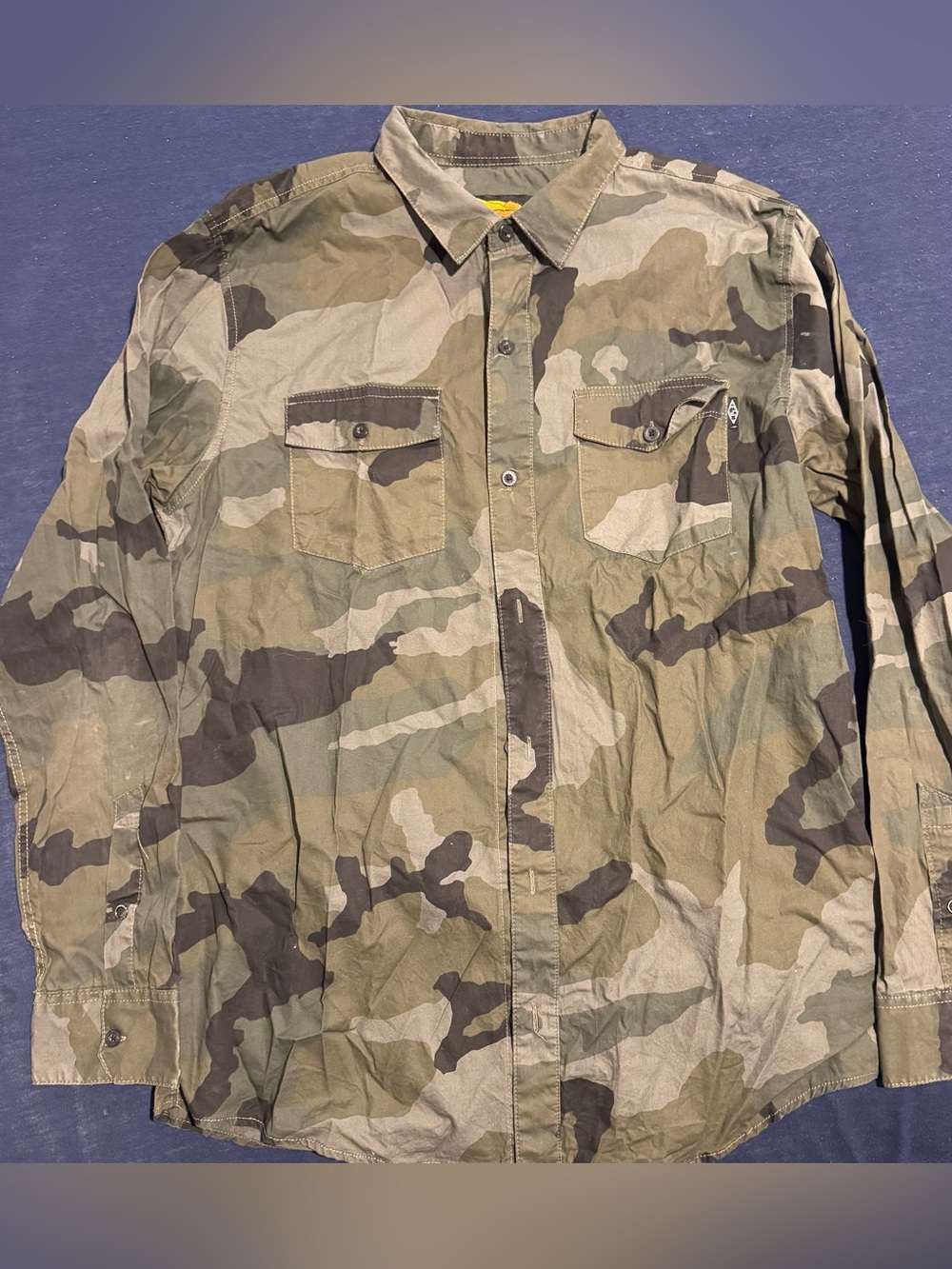 Men's Large Camouflage Button-Up Long Sleeve Shirt Dark Green Camo 100% Cotton
